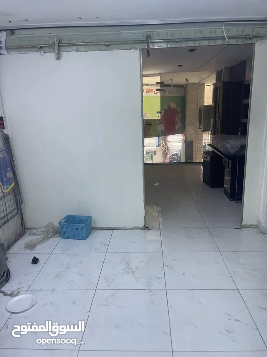 محل للبيع بخلو في ابو نصير بإيجار مميز جداً