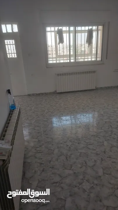 مكتب للايجار في البيره شارع القدس