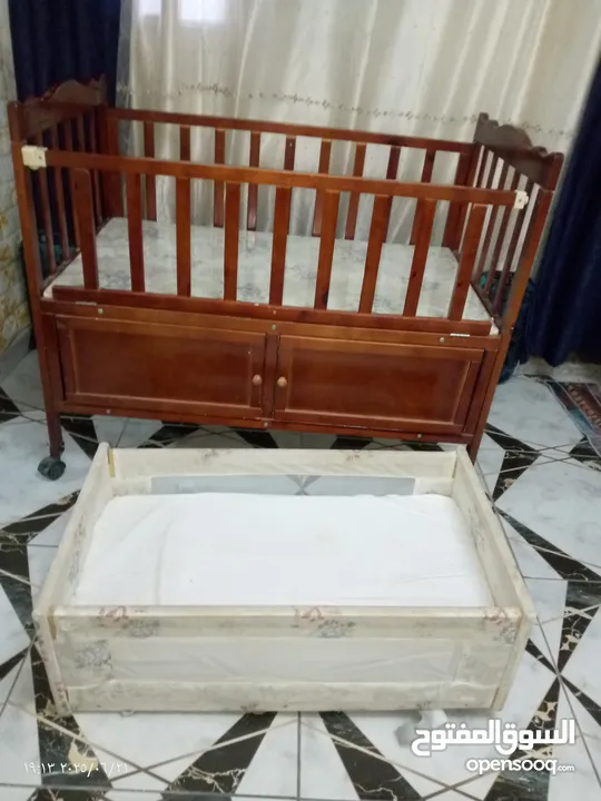 سرير بيبي مستعمل بحال الجديد .. 2*1
