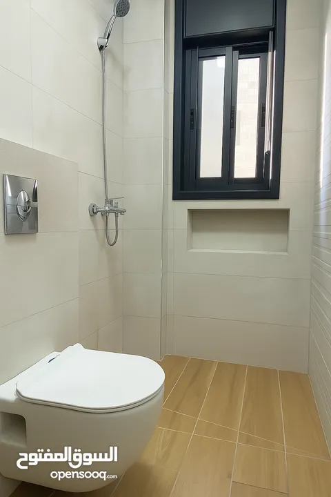 4 استوديوهات للبيع