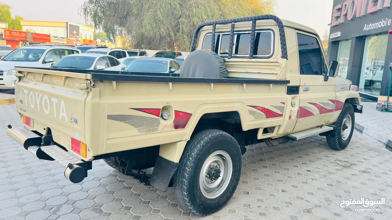 land cruiser pickup Gcc V6 2006 price 48,000 AED