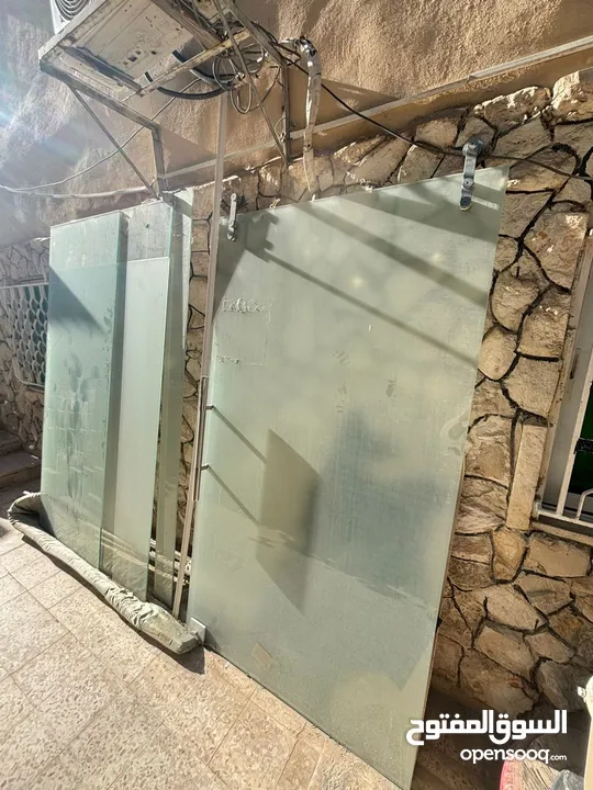 واجهة سيكوريت مع اكسسواراته سكة والايادي والزرافيل