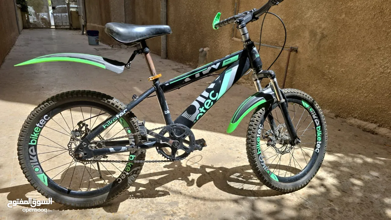 دراجه هوائيه نمره 20 بصفات ممتازه من نوع biketec، و مناسب الأجواء الحاليه.