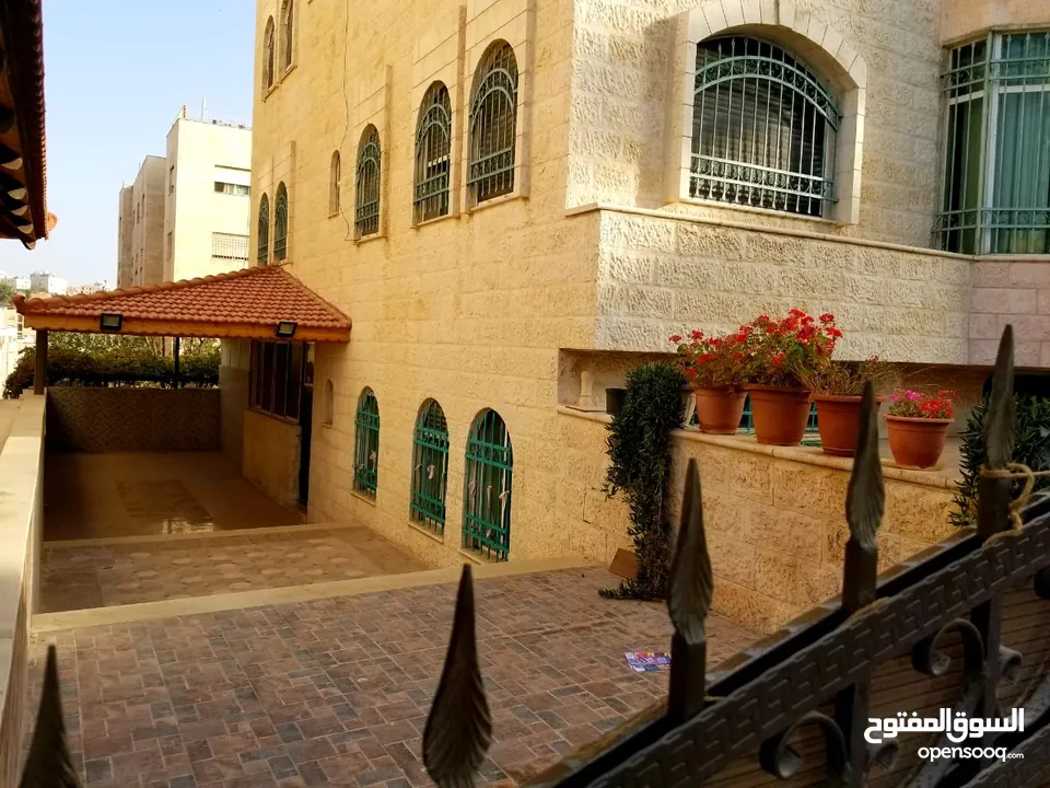 فيلا للبيع الجبيهة