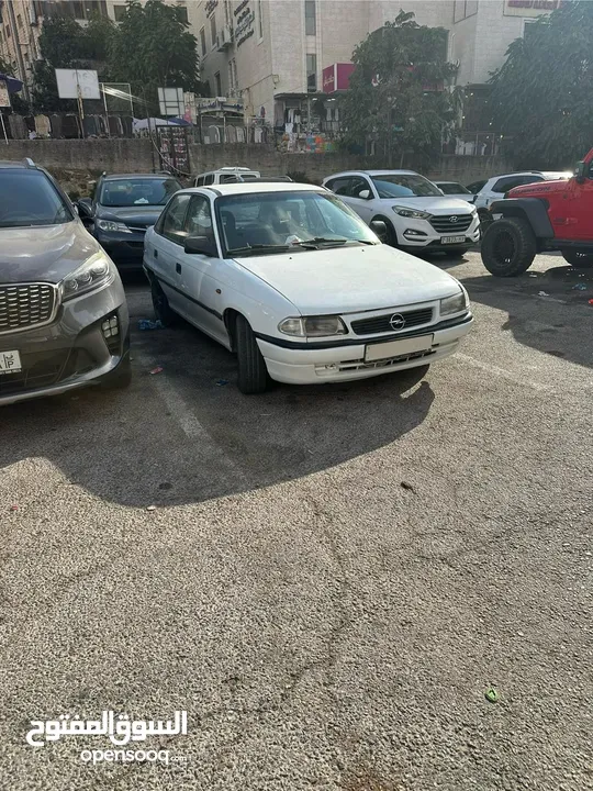 ابل استرا محرك 1600