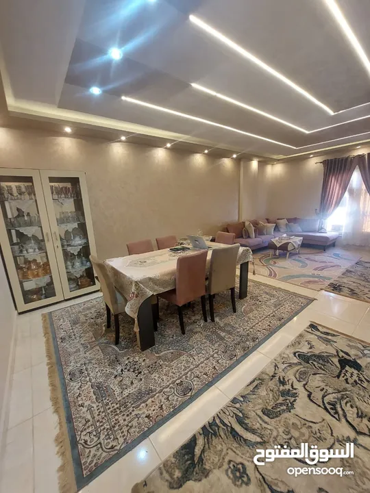 شقة فاضية في الشيخ زايد بالمطبخ والتكيفات داخل كمبوند زايد هايتس