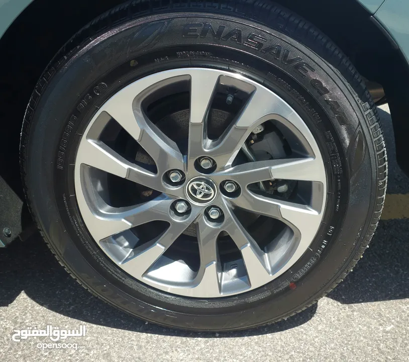 تويوتا بريوس 2022 ليمتد أعلى صنف فحص كامل TOYOTA PRIUS LIMITED FULLY LOODED