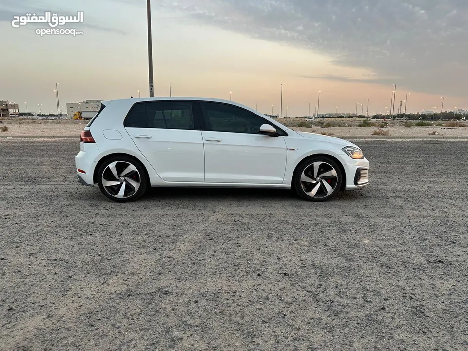 جولف GTi موديل 2018 بحالة ممتازة