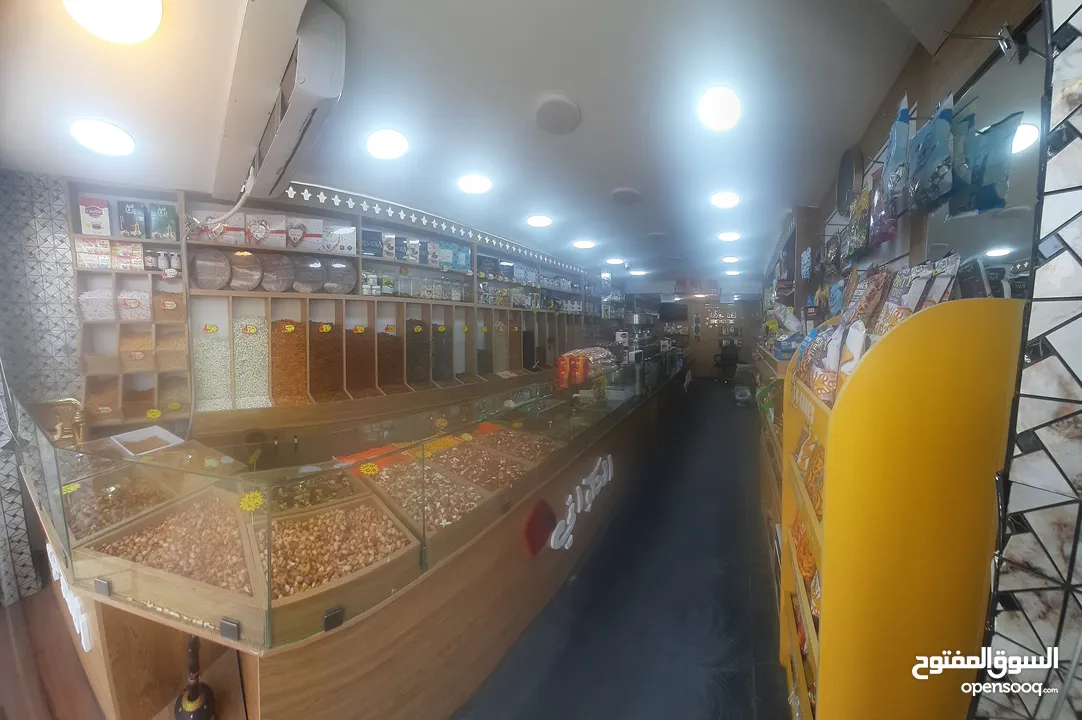 محمص للبيع بكامل عدته وبضاعته البيع بداعي السفر والعودة الى سوريا المحمص يعمل بشكل جيد وقابل للتطوير