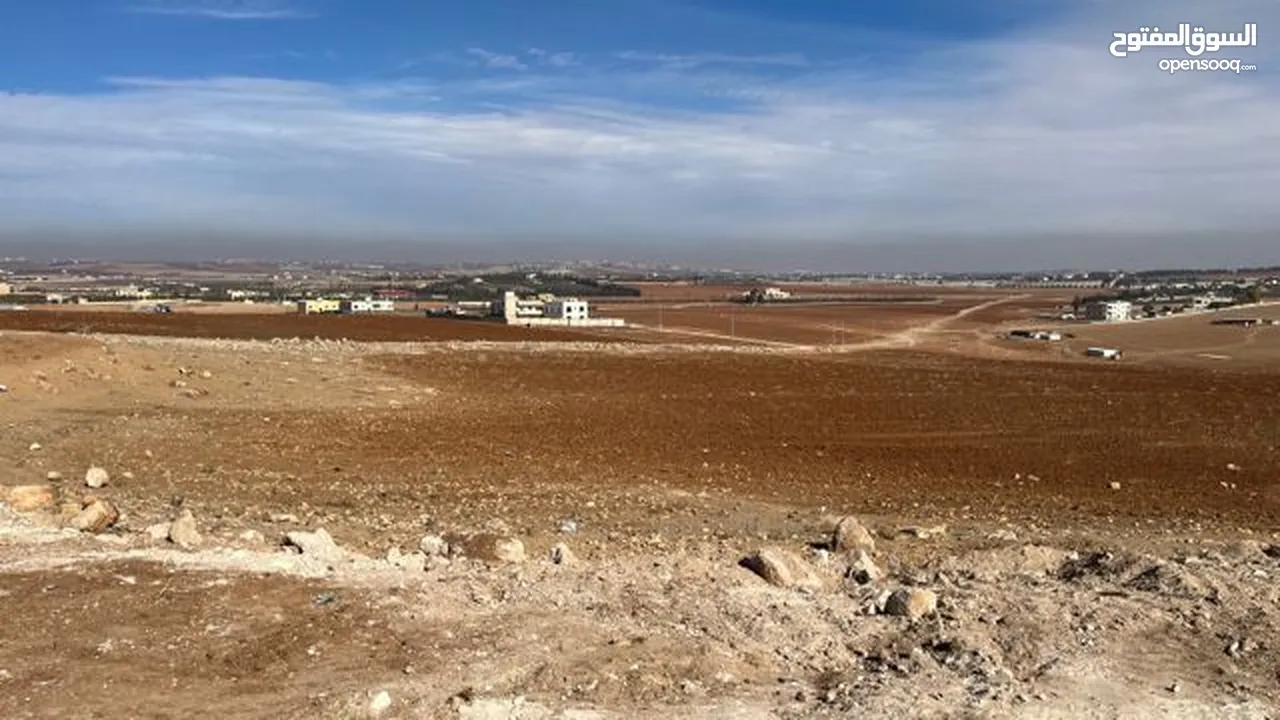 مادبا  غرب دورية الشرطة  مدخل مادبا الشرقي 6 دونم ارض  سكنيه مميزة عل شارع معبد