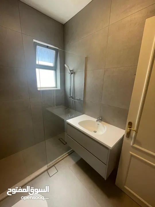 Unfurnished Apartment For Rent In Abdoun ( Property 38858 )-174796143