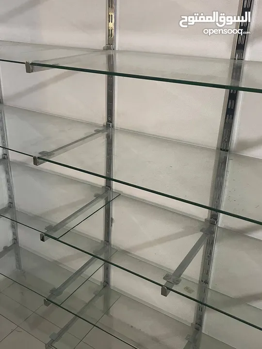 فاترينت وملكانات وستاندات ورفوف للبيع في نابلس