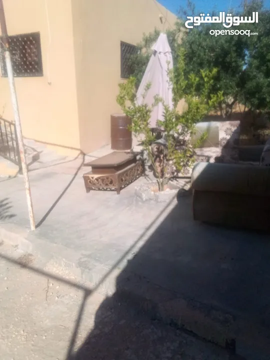 بيت للبيع في قريه دليله المطيرات شرق مادبا