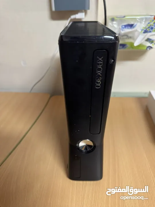 مستعمل بحالة جيدة جداً مع CD لأ توجد فيه اي مشاكل سبب البيع شراء منتج جديد مع أيادي X BOX 360 Kinect