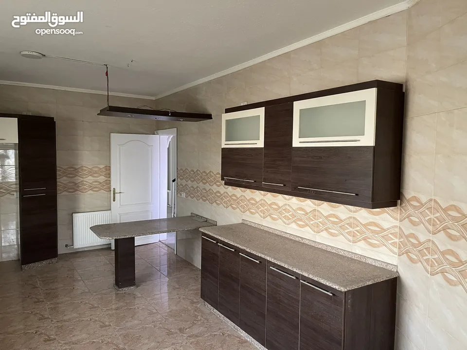 مطبخ الماني شفط بحالة الوكاله استخدام خفيف جداً مع كامل اغراضه +مغسله و شفاط