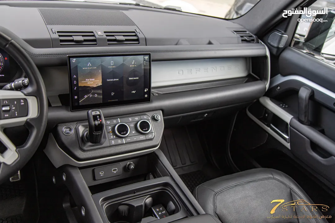 Land Rover Defender 2024 Hse  Black Edition Plug in hybrid   السيارة وارد و كفالة الشركة