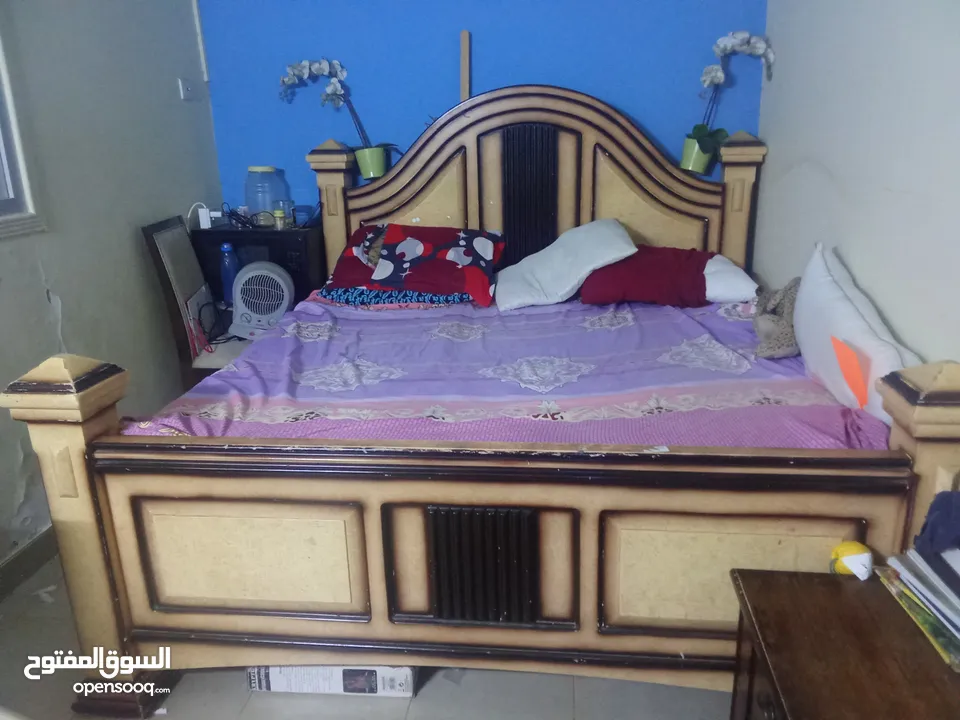 king size bed with mattress