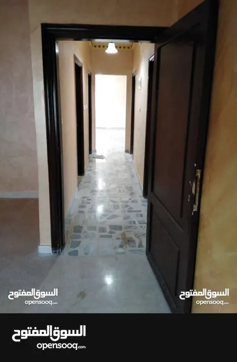 بيت مستقل خلف جامعه الاسراء طريق المطار شارع المية يمكن استخدامه شاليه