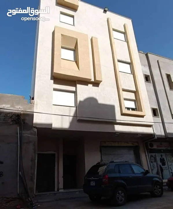 مبني استثماري أربع أدوار للبيع في مدينة طرابلس منطقة غوط الشعال جهة شارع 10 في شارع المجمع