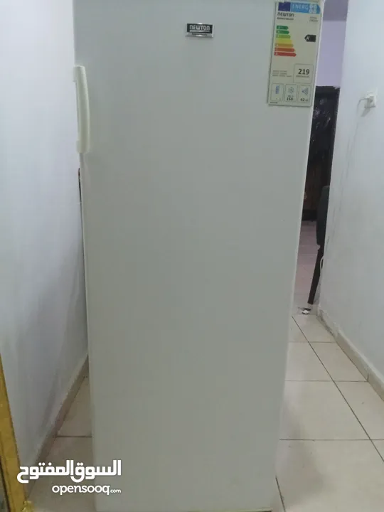 فريزر بحالة الوكاله للبيع 5جرارات