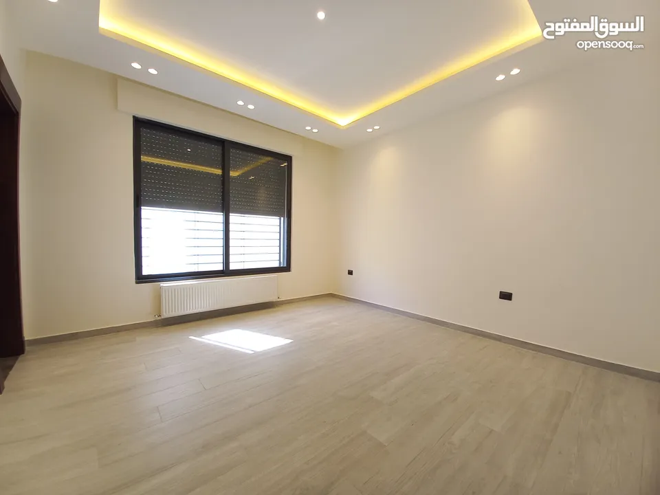 شقة غير مفروشة للإيجار في دير غبار ( Property 38894 ) سنوي فقط