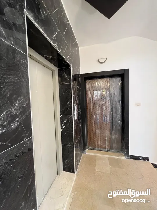طابق او او ثاني خلف جامعة البتراء البنيات تشطيب حديث
