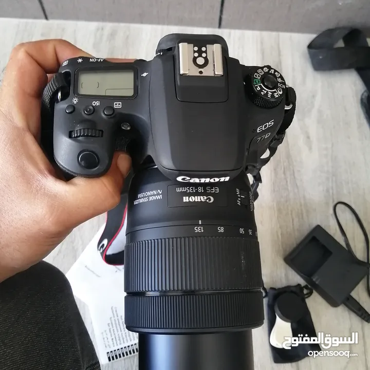 Camera canon eos 77D
