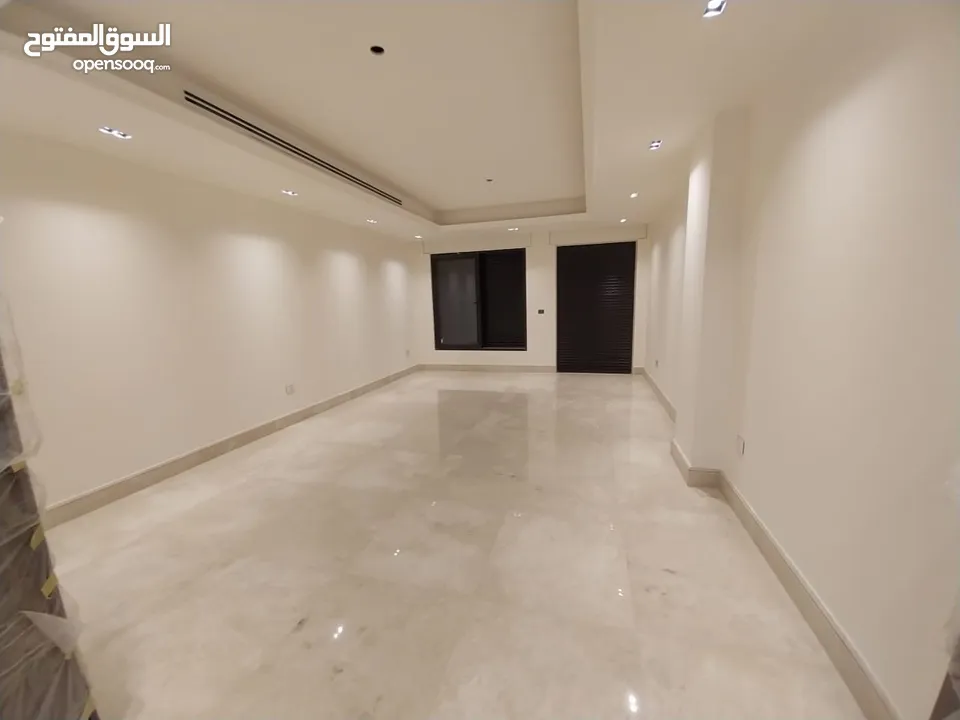 شقة غير مفروشة ( جزء من فيلا ) للإيجار ( Property 38566 )-175034703