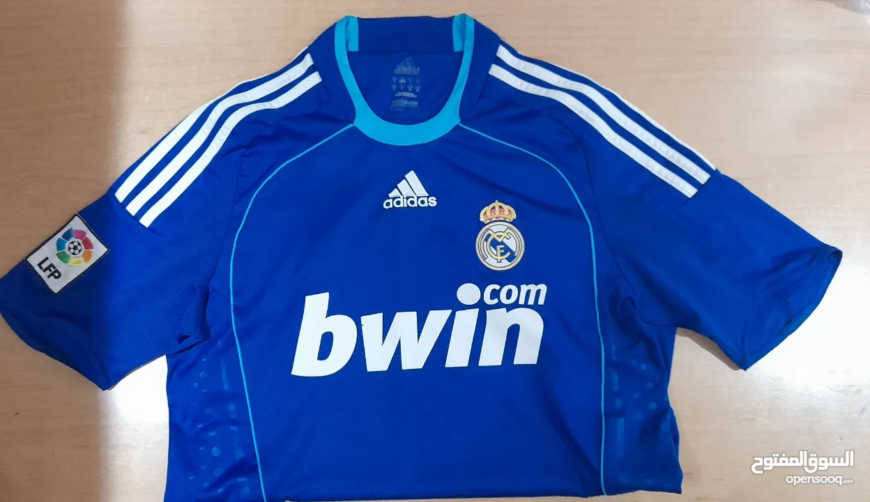 قميص ريال مدريد موسم 2008/2009