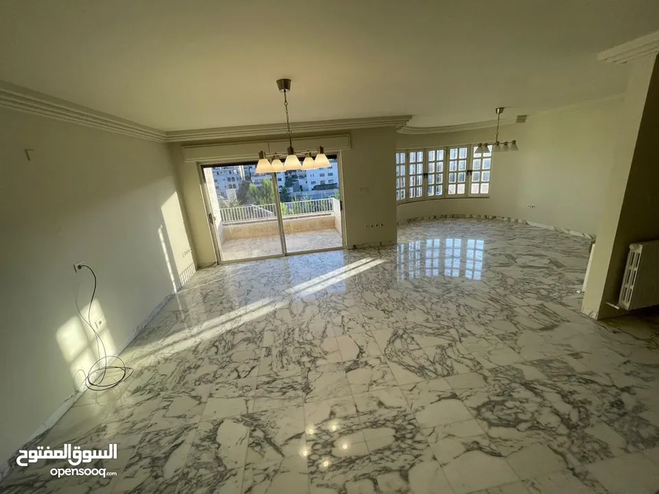 شقة غير مفروشة للإيجار 400م2 ( Property 17317 ) سنوي فقط