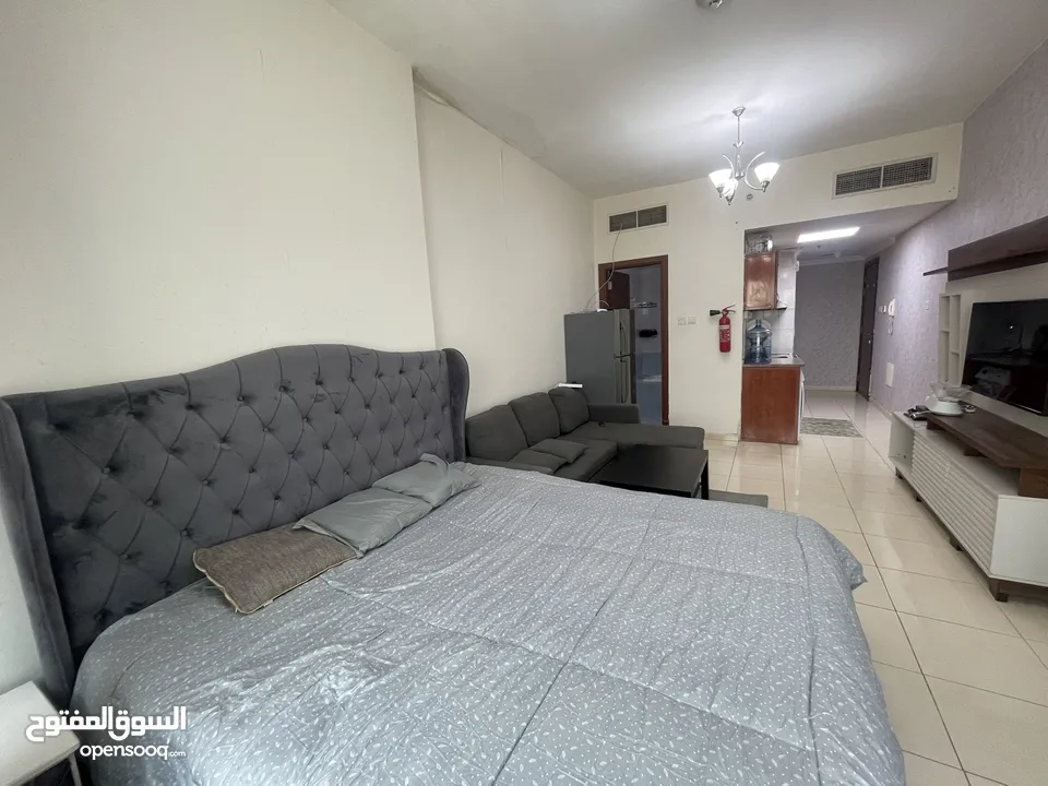استديو للاجار الشهري شامل الفواتير مع باركن خاص الشقه والعفش جديد بالكامل