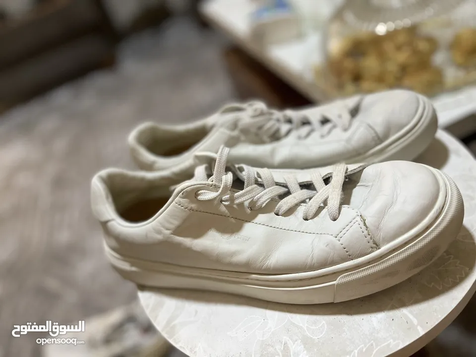 مجموعة كاملة من الأحذية الرياضيه ماركات اصلية بحالة وكالة