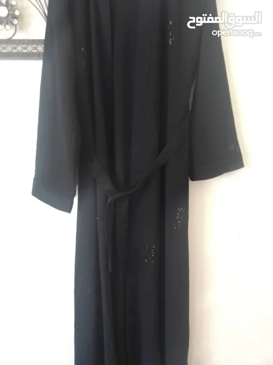 فساتين وثواب اي واحد خمسه دنانير