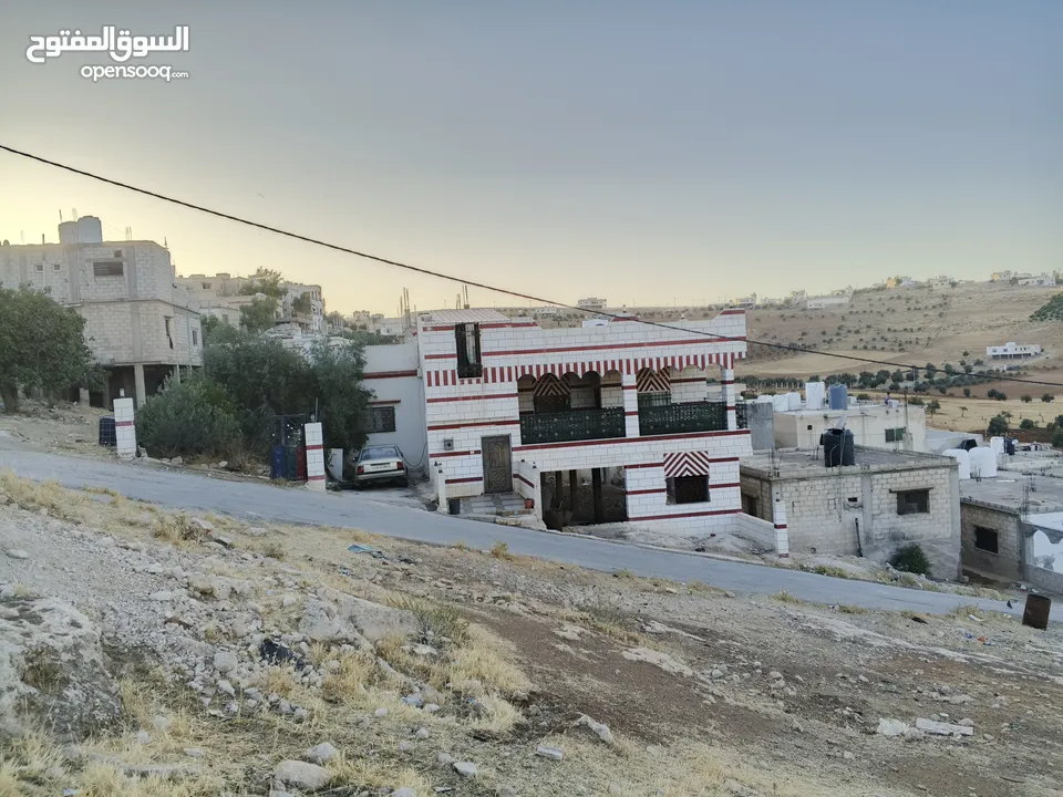 بيت للبيع بداعي السفر الموقع المفرق بلعما الحي الشمالي بجانب مسجد خالد بن الوليد  المالك الشيخ ماجد