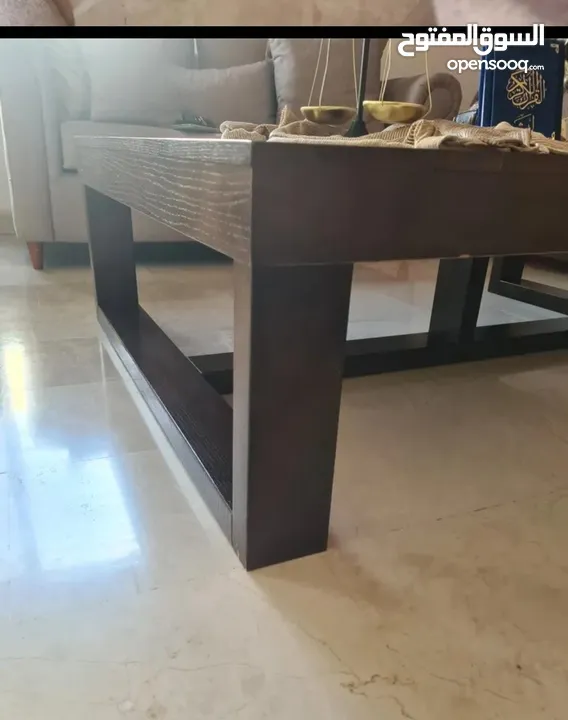 طاولات 3 قطع خشب بلوط بني غامق .. امريكي ..تم شرائها من اثاث اشلي ..