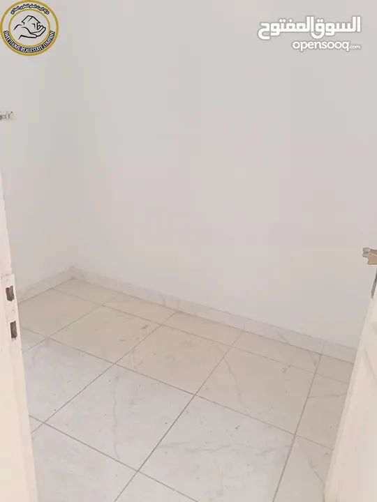 شقة طابقية مميزة للبيع في عبدون الشمالي  - خلف المركز العربي طابق ثاني 335م
