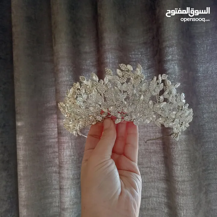 فستان عروس ملكي مع كامل ملحقاته