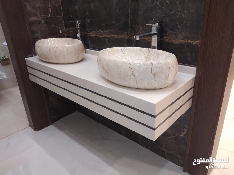أسطح عمل(رخام صناعي)، وكاونترات مغاسل الحمامات، كاونترات طاولات المطابخ/العيادات والمختبرات