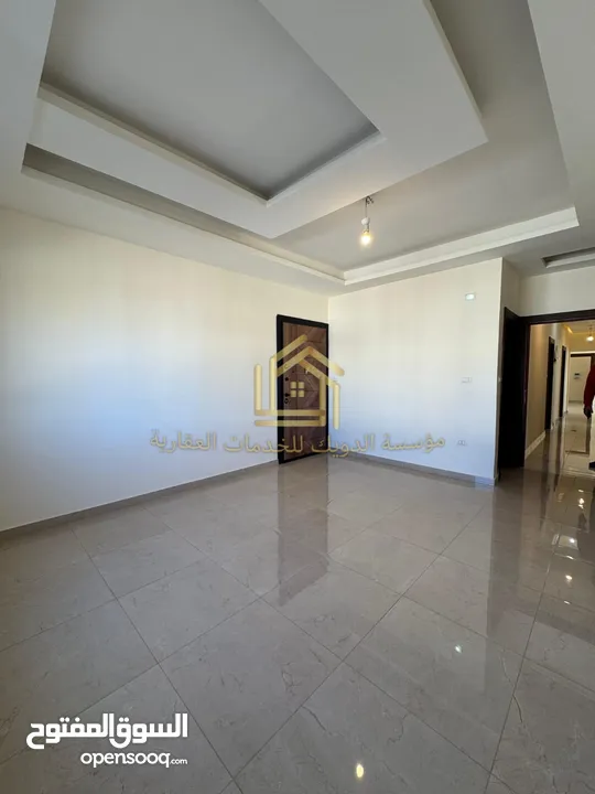 لم تسكن - تشطيبات فاخرة - طريق المطار - 4نوم - 230م - بإطلالــــه بانوراما - تستحق المشاهدة