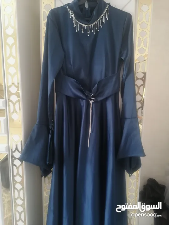 للبيع ملبوسين لبسه وحده فقط