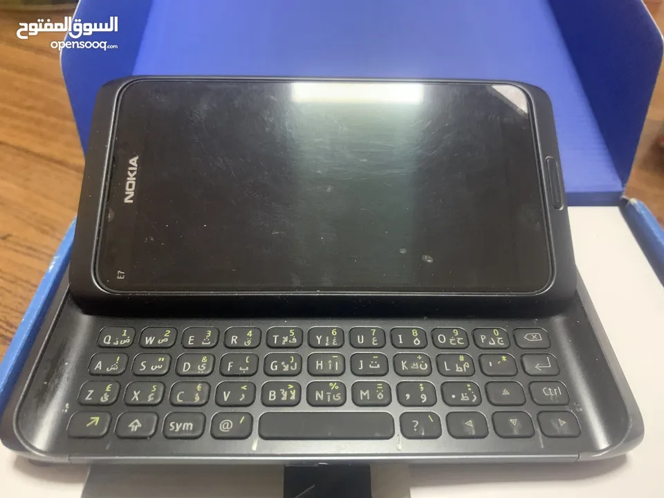 Nokia E7 للبيع