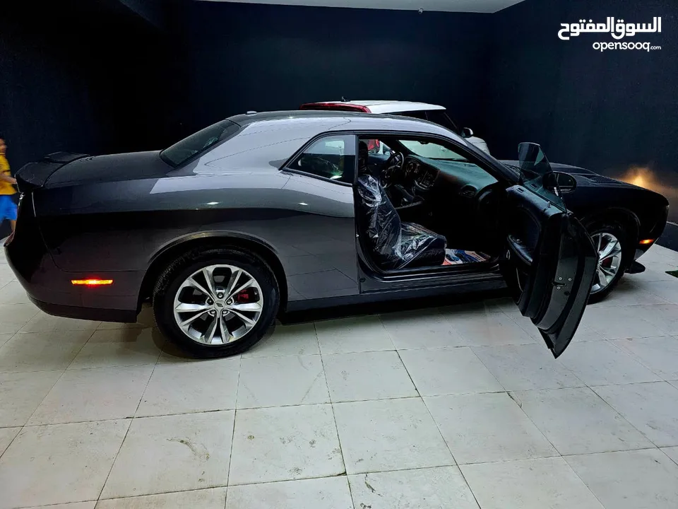 Dodge challenger sxt 2022 full option