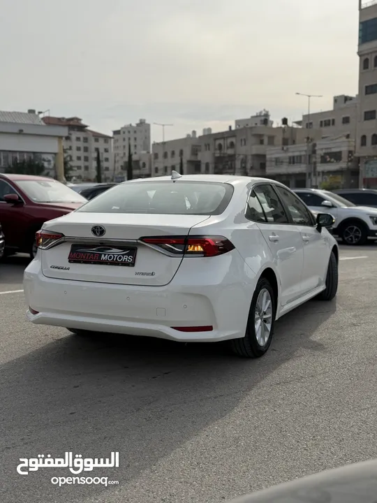 تويوتا كارولا ترخيص 2022 محرك 1800 هايبرد جير أوتوماتيك 170 حصان