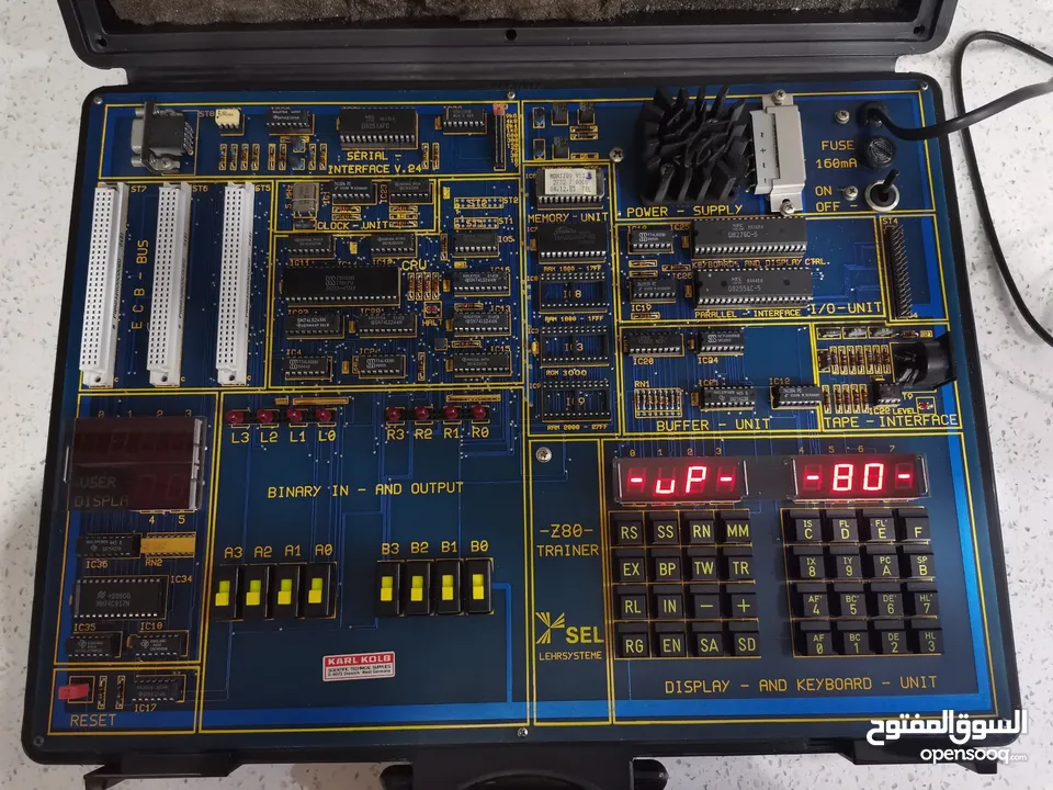 مختبر تعليمي لمعالج دقيق نوع Z80 جديد فرنسي اصلي مع كامل ملحقاته للبيع