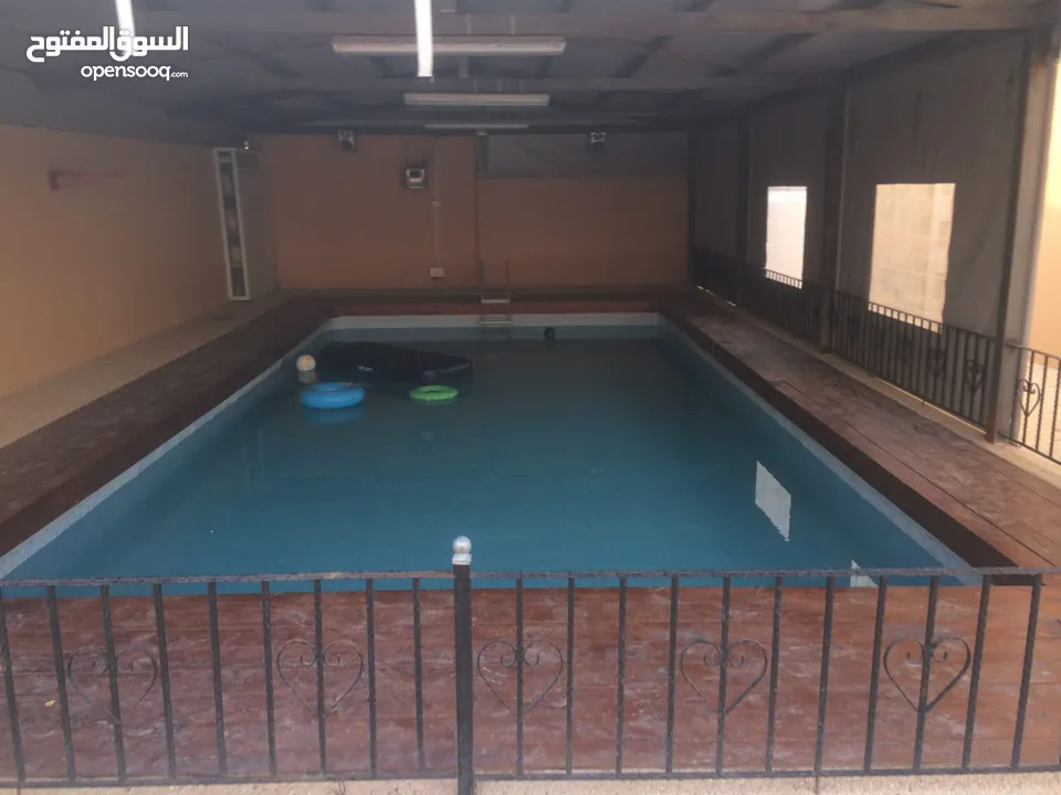 فيلا للبيع بالقرب بشارع الباباي