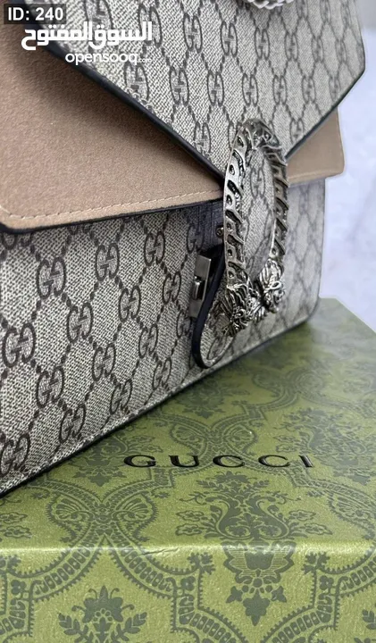 مجموعة متنوعة من الشنط والكزادين الجديدة