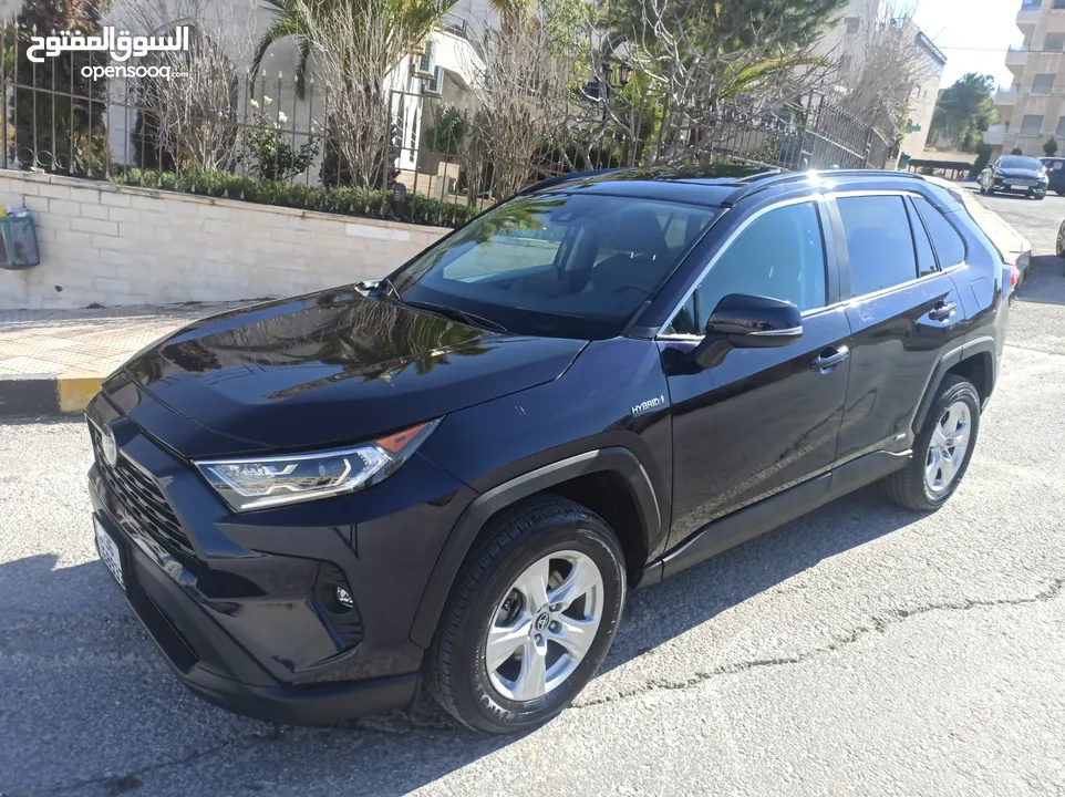 تويوتا Rav4 موديل 2020 صنف XLE فتحة بالسقف