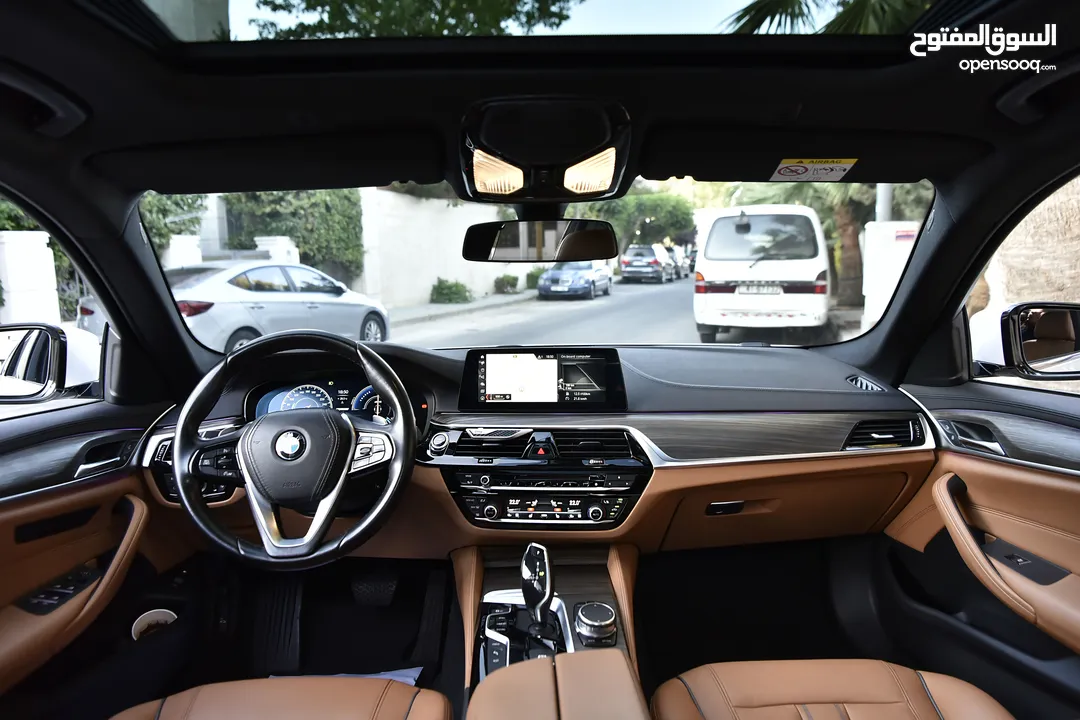 بي ام دبليو الفئة الخامسة بلج ان هايبرد 2019 BMW 530e Plug In Hybrid