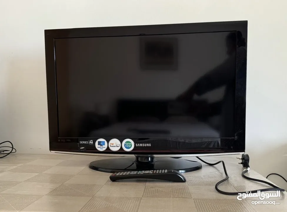 32" LCD with original remote control in perfect condition for sale .  It is not a smart TV .