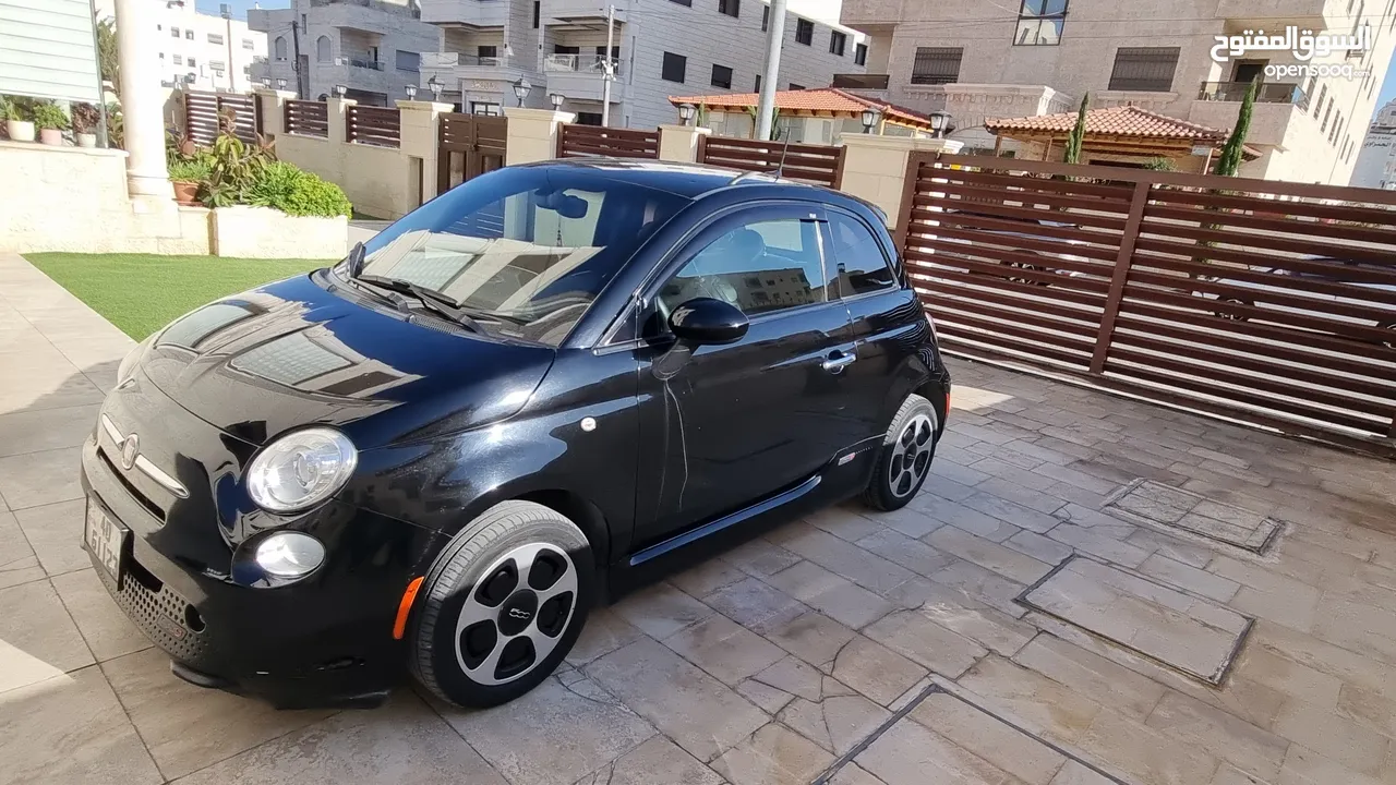 سيارة Fiat e500 موديل 2017